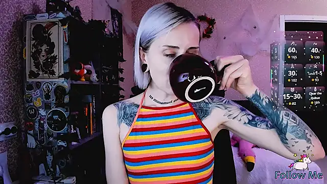 NaniMoore online show from 11.09.25