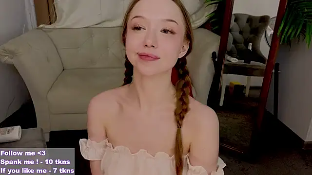 Snapshot of VioletMills chatting on 01.17.25 VioletMills online show from 01.17.25
