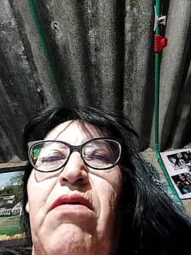 clarita 01 online show from 10.02.25