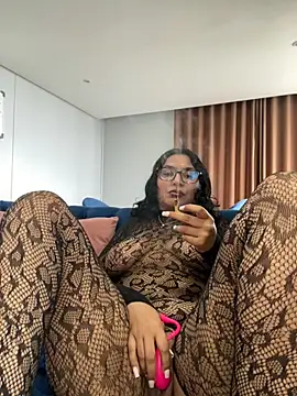 Snapshot of Indianbutter11 chatting on 10.16.25 Indianbutter11 online show from 10.16.25