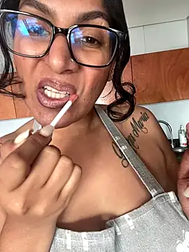 Snapshot of Indianbutter11 chatting on 10.29.25 Indianbutter11 online show from 10.29.25