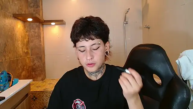 Snapshot of Ethan_lennox chatting on 11.20.25 Ethan lennox online show from 11.20.25