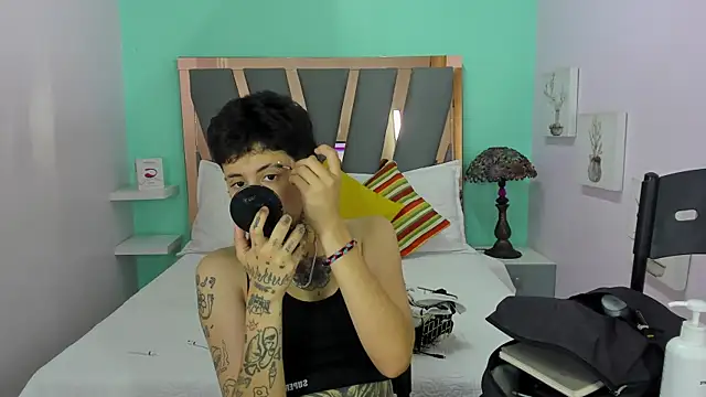 Snapshot of Ethan_lennox chatting on 12.17.25 Ethan lennox online show from 12.17.25