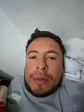 Snapshot of Kingkushflow chatting on 11.17.25 Kingkushflow online show from 11.17.25