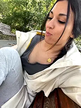 AlexandraRand online show from 10.22.25