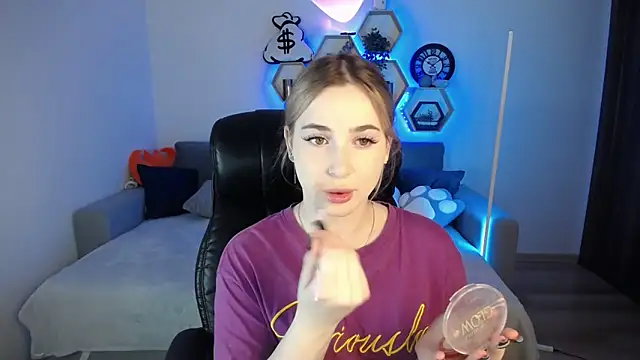 SabrinViolet online show from 12.24.24