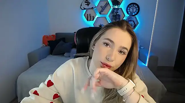 SabrinViolet online show from 02.17.25