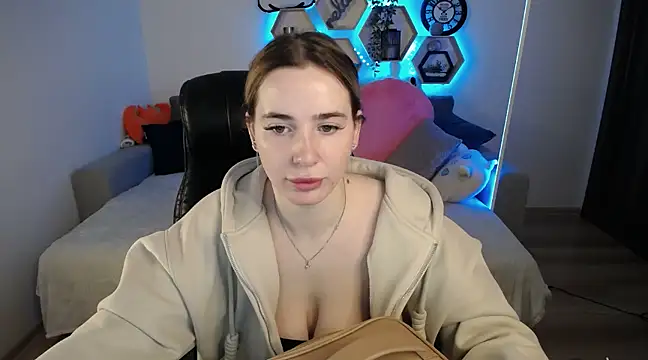 SabrinViolet online show from 02.19.25