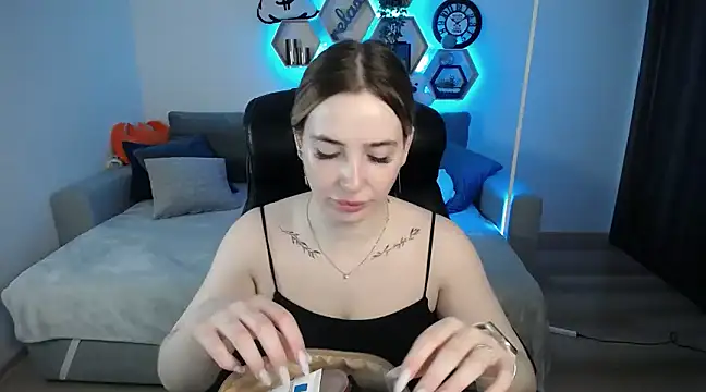 SabrinViolet online show from 03.15.25