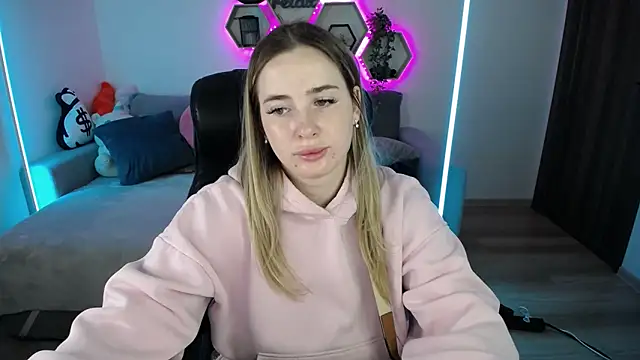 SabrinViolet online show from 10.18.25