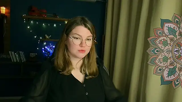 Snapshot of VioletteWay chatting on 11.03.25 VioletteWay online show from 11.03.25