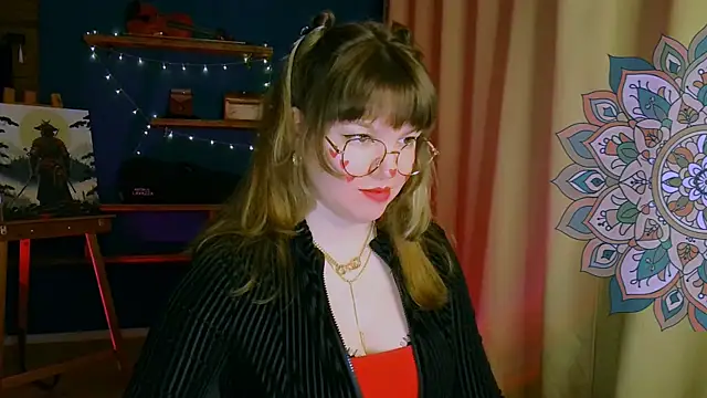 Snapshot of VioletteWay chatting on 02.15.26 VioletteWay online show from 02.15.26