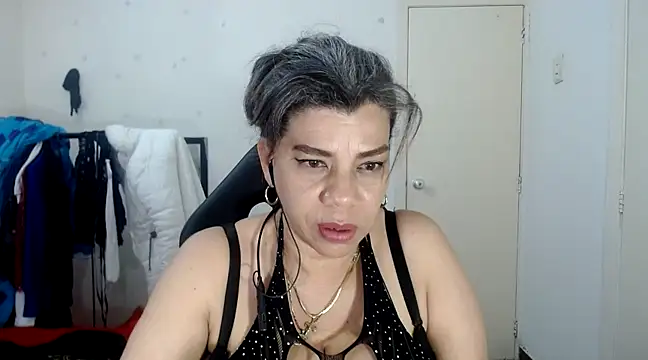 vikyadams online show from 02.25.25
