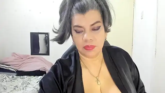 vikyadams online show from 11.24.25