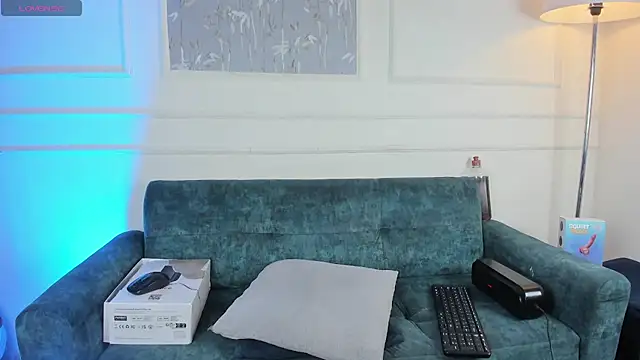 yossi peach cute online show from 05.09.26