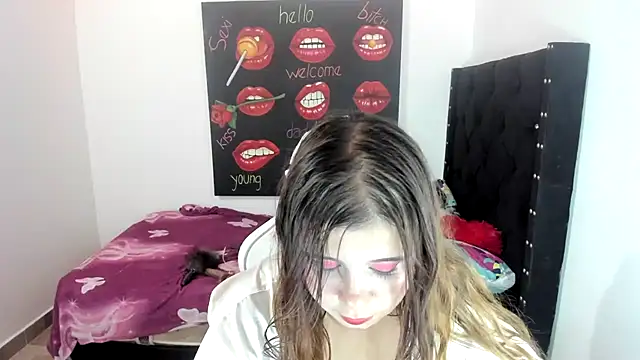 Ladyboom18 online show from 02.21.25