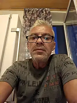 Picolo4111 online show from 09.12.25