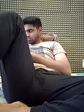 Snapshot of mykecockslong chatting on 10.05.25 mykecockslong online show from 10.05.25