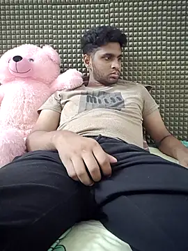 Snapshot of mykecockslong chatting on 10.06.25 mykecockslong online show from 10.06.25