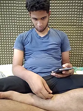 Snapshot of mykecockslong chatting on 10.15.25 mykecockslong online show from 10.15.25