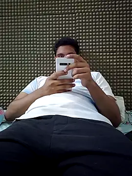 Snapshot of mykecockslong chatting on 10.31.25 mykecockslong online show from 10.31.25