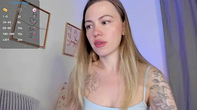 Snapshot of damn_cutie chatting on 07.11.26 damn cutie online show from 07.11.26