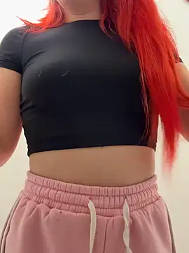 Holly-Glamour online show from 10.04.25