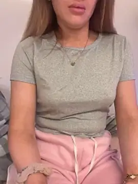 Holly-Glamour online show from 11.23.25