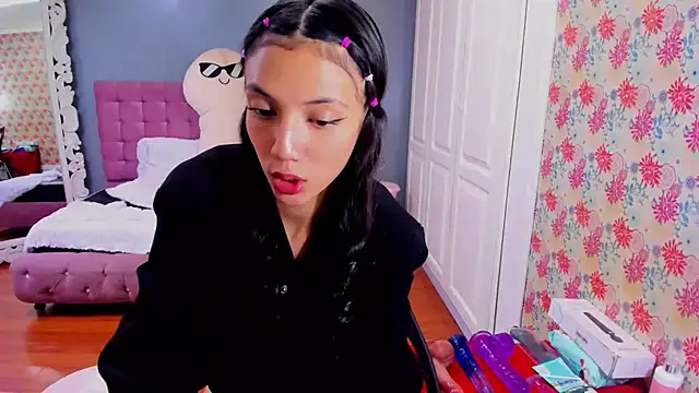 Snapshot of Iris_Stone_ chatting on 03.13.25 Iris Stone online show from 03.13.25