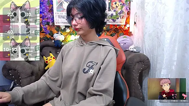 Snapshot of ravenn_20 chatting on 10.14.25 ravenn 20 online show from 10.14.25