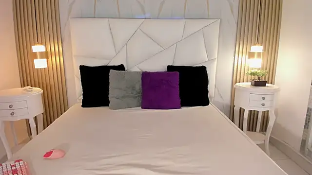 Snapshot of belacampbell chatting on 09.16.25 belacampbell online show from 09.16.25