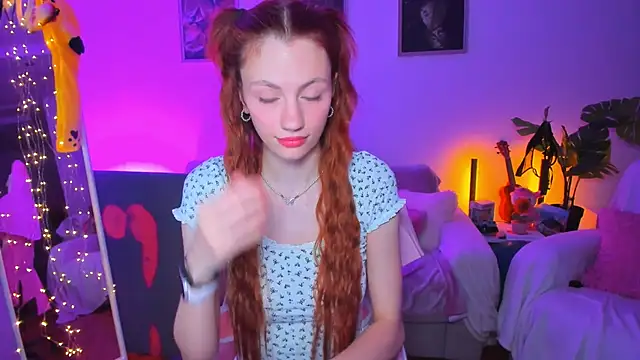 Alyssa Smitt online show from 10.06.25