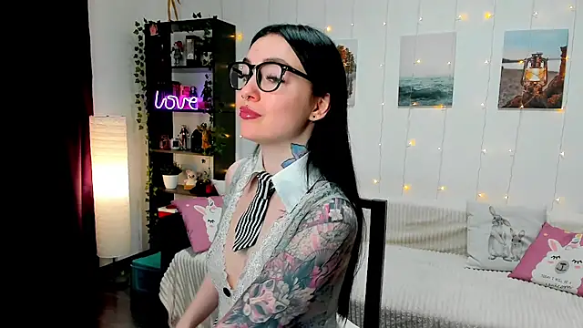 Snapshot of Magic_Allie chatting on 02.19.25 Magic Allie online show from 02.19.25