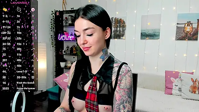 Snapshot of Magic_Allie chatting on 03.07.25 Magic Allie online show from 03.07.25