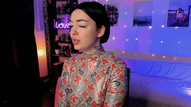 Snapshot of Magic_Allie chatting on 09.13.25 Magic Allie online show from 09.13.25