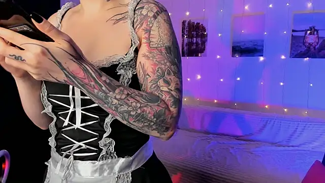 Snapshot of Magic_Allie chatting on 09.14.25 Magic Allie online show from 09.14.25