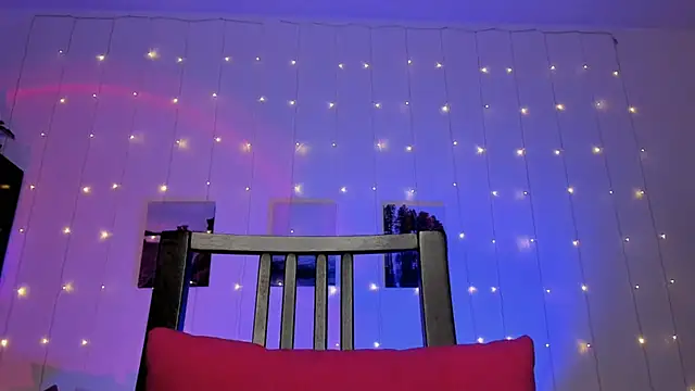 Snapshot of Magic_Allie chatting on 09.15.25 Magic Allie online show from 09.15.25