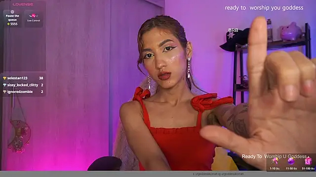 Snapshot of MissKorah chatting on 07.10.26 MissKorah online show from 07.10.26