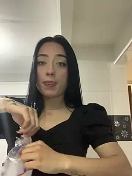 Snapshot of Ady_18 chatting on 01.04.25 Ady 18 online show from 01.04.25