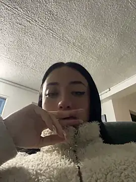 Snapshot of Ady_18 chatting on 01.21.25 Ady 18 online show from 01.21.25