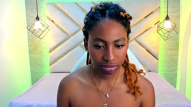 Queen perla  online show from 12.14.24