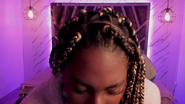 Queen perla  online show from 12.20.24