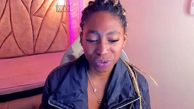 Queen perla  online show from 01.08.25