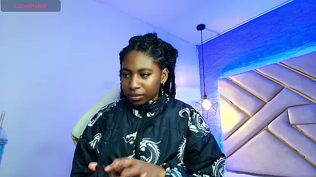 Queen perla  online show from 03.20.25
