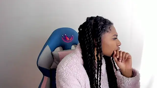 Queen perla  online show from 11.01.25