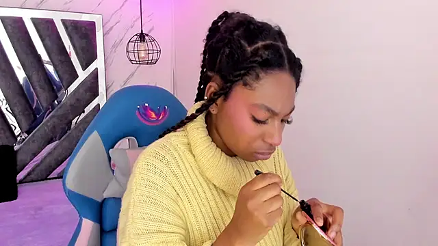 Queen perla  online show from 11.12.25