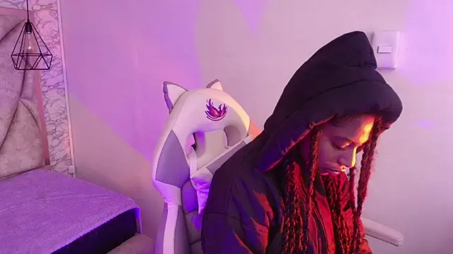 Queen perla  online show from 11.24.25