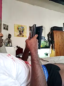 Snapshot of KeptupInosine chatting on 10.06.25 KeptupInosine online show from 10.06.25