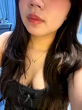 Hotellinh12 online show from 10.13.25