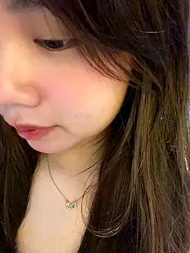 Hotellinh12 online show from 10.29.25